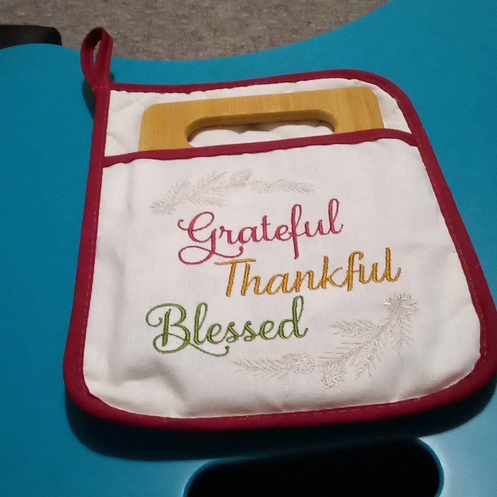 Cutting board/Potholder. 10L. 8W